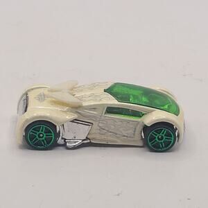 Hot Wheels Phantom Racer Car 2004 White Green Windshield Windows 1:64 Loose